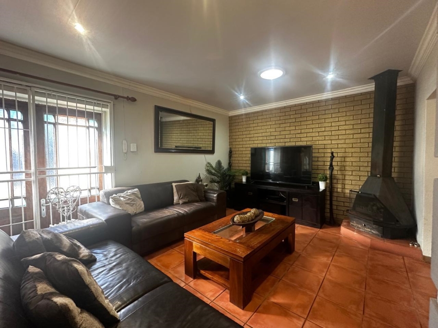 3 Bedroom Property for Sale in Pellissier Free State